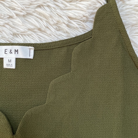 E & M Scalloped Cami💗 Olive - Picture 9 of 12